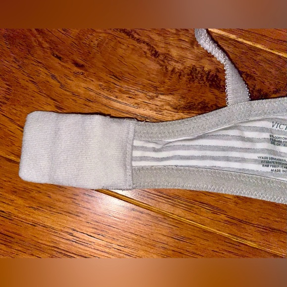 NWOT grey/white striped w shimmery silver body by Victoria secret lined Demi bra - Picture 10 of 16